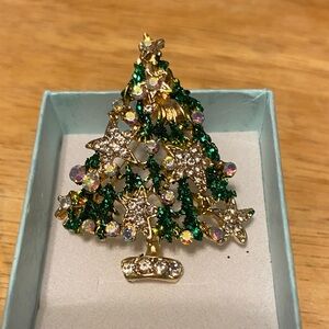 Christmas tree brooch